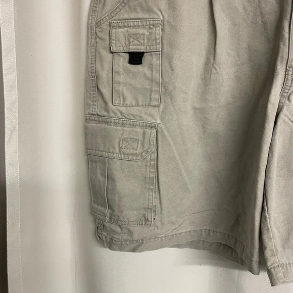 Guide Gear men’s khaki shorts size 42 - Picture 2 of 5